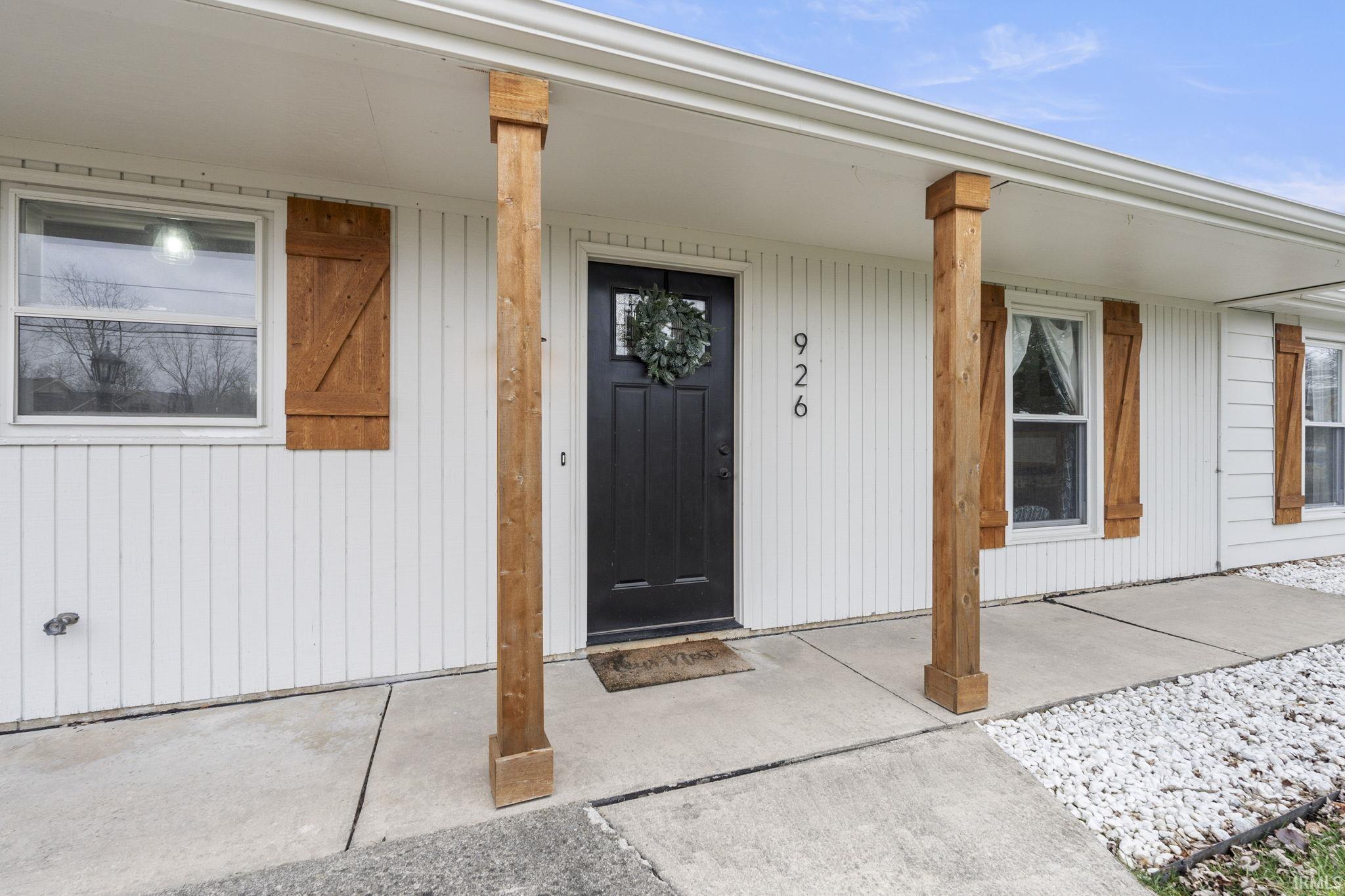 926 Seminary Street Roanoke, IN 46783 - Photo 2 of 36