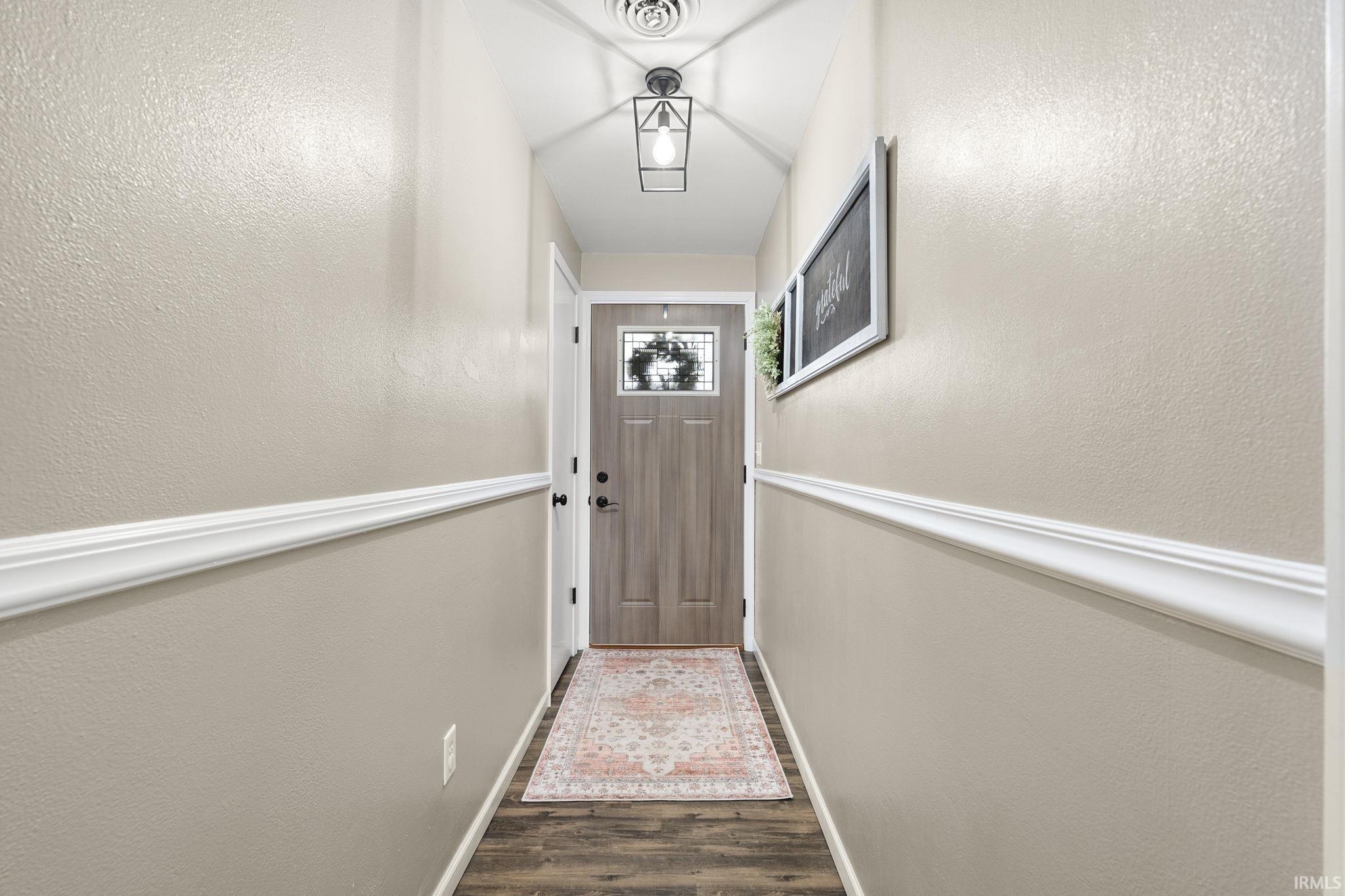 926 Seminary Street Roanoke, IN 46783 - Photo 3 of 36