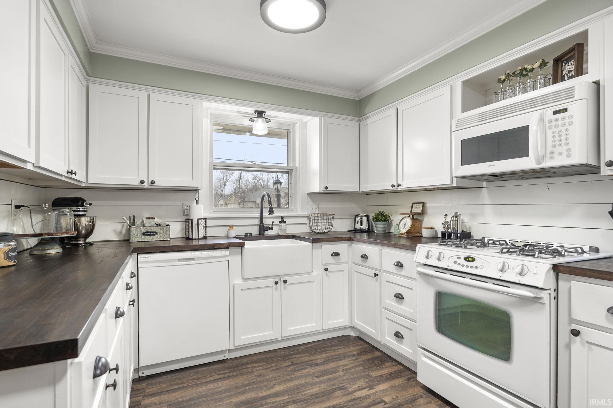 926 Seminary Street Roanoke, IN 46783 - Photo 6 of 36