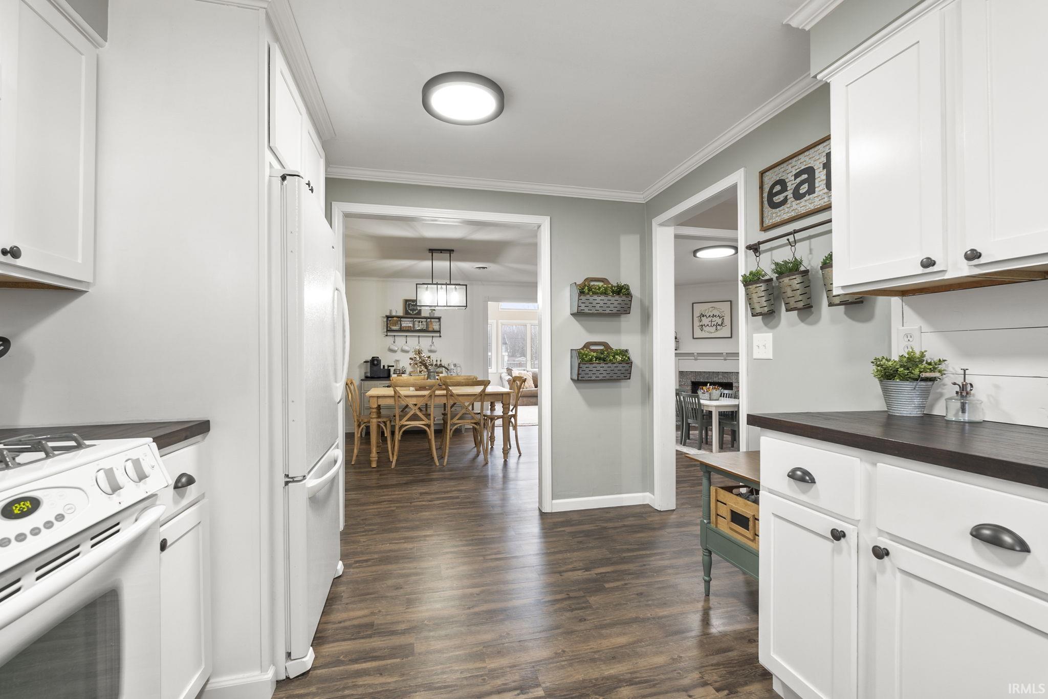 926 Seminary Street Roanoke, IN 46783 - Photo 7 of 36