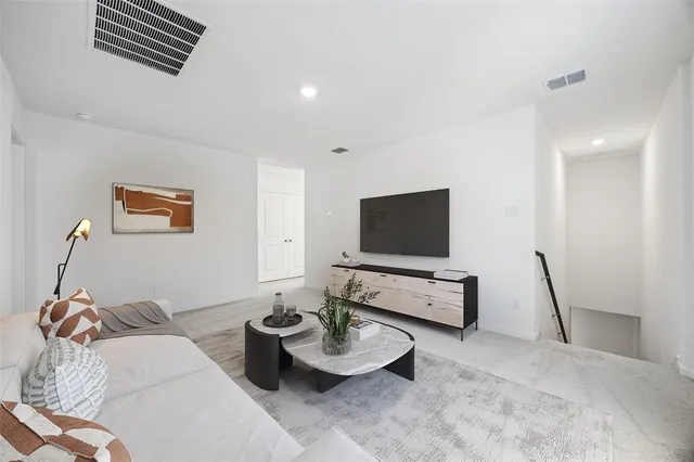 $2,250 | 11550 Gammon Avenue, Rhome, TX 76078