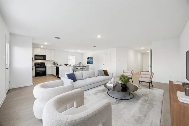 $2,250 | 11550 Gammon Avenue, Rhome, TX 76078