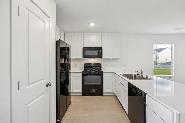 $2,250 | 11550 Gammon Avenue, Rhome, TX 76078