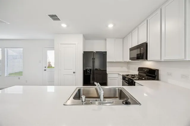 $2,250 | 11550 Gammon Avenue, Rhome, TX 76078