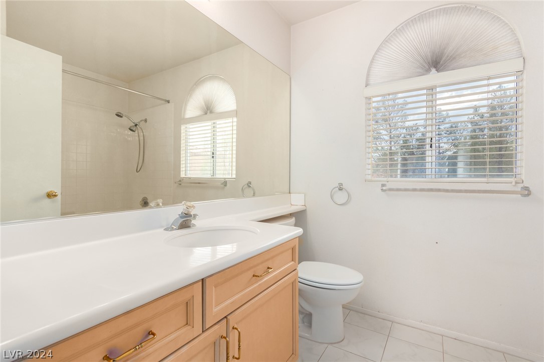 3464 Wordsworth Street Las Vegas, NV 89129 - Photo 15 of 28 Primary Bath