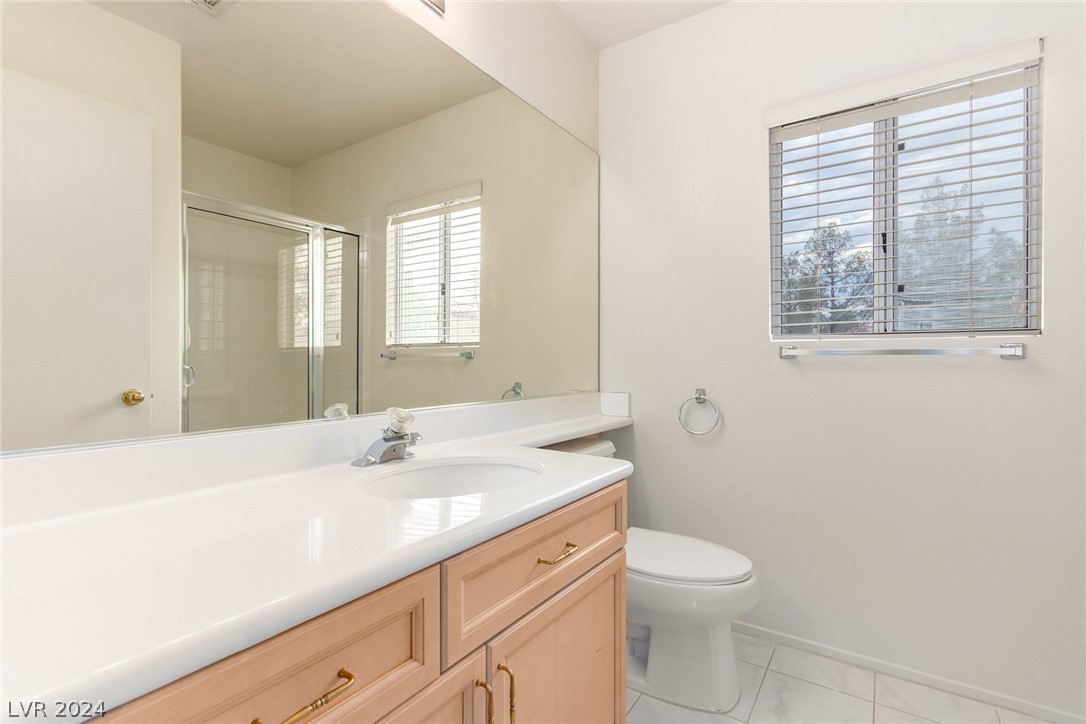 3464 Wordsworth Street Las Vegas, NV 89129 - Photo 22 of 28 Upstairs Bath