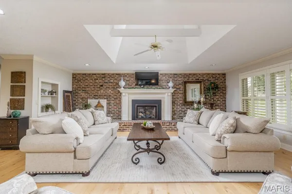 $599,900 | 216 Coach Road, Lebanon, MO 65536