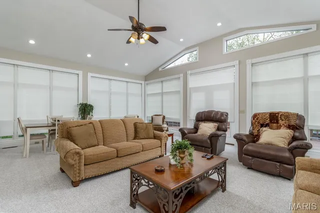 $599,900 | 216 Coach Road, Lebanon, MO 65536