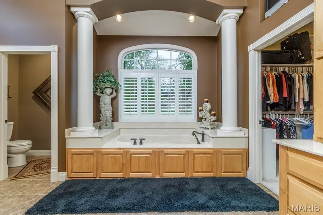 $599,900 | 216 Coach Road, Lebanon, MO 65536