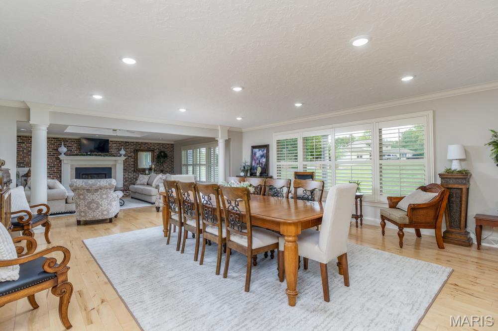 216 Coach Road Lebanon, MO 65536 - Photo 3 of 60