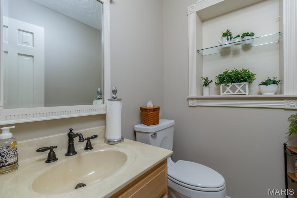 216 Coach Road Lebanon, MO 65536 - Photo 38 of 60