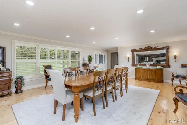 $599,900 | 216 Coach Road, Lebanon, MO 65536