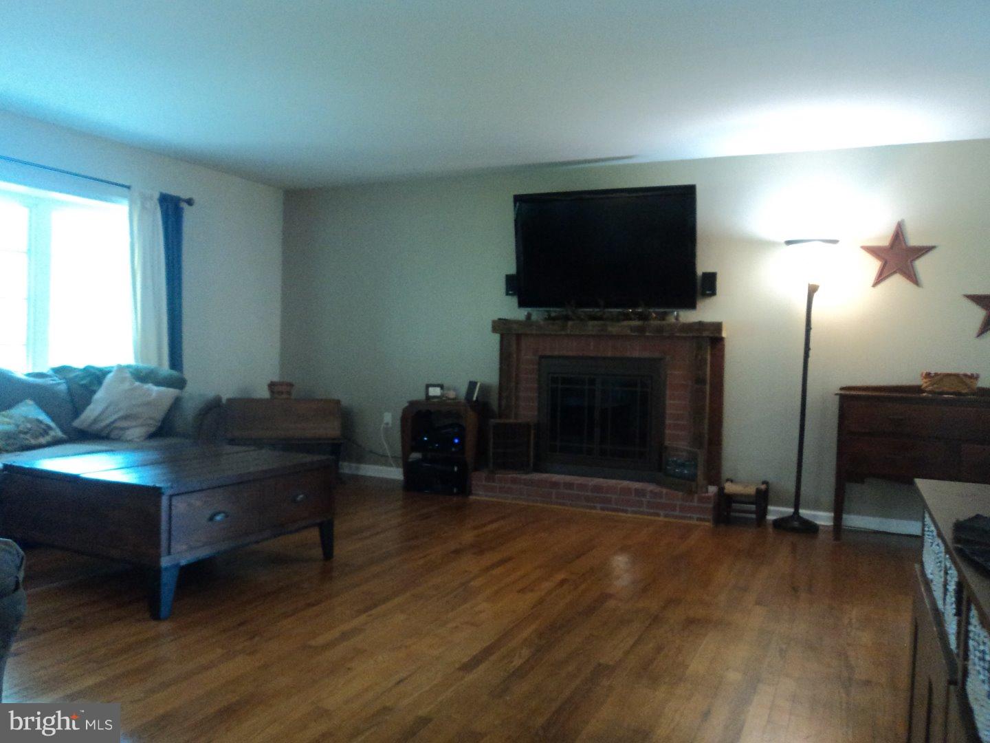 4367 Halltown Road Hartly, DE 19953 - Photo 4 of 20 Family Room