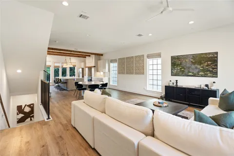 $550,000 | 2532 Ohsfeldt Street, Houston, TX 77008