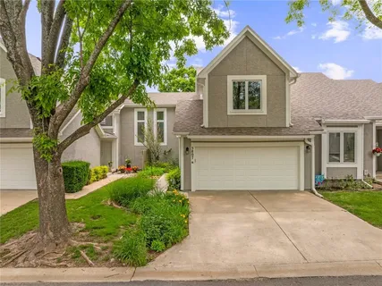 $380,000 | 5807 Park Circle, Shawnee, KS 66216