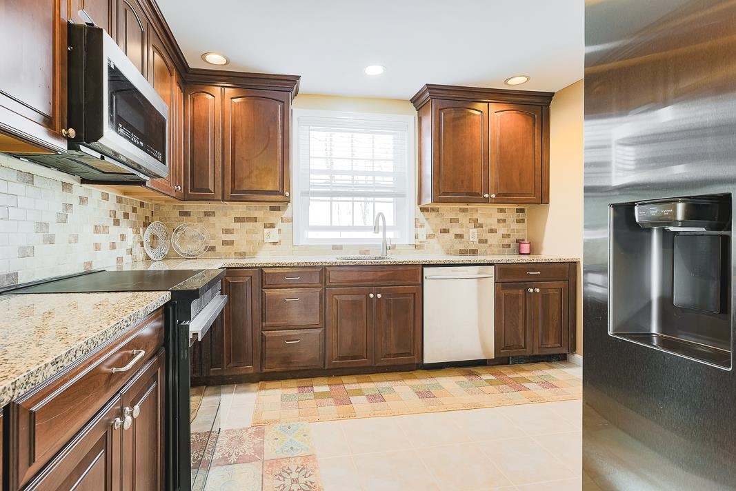 1465 Hooksett Road, Unit 349 Hooksett, NH 03106 - Photo 8 of 35