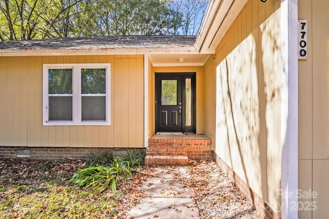 $367,200 | 7700 Park Vista Circle, Charlotte, NC 28226