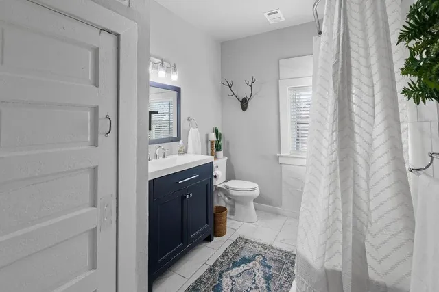 $2,000 | 915 North Center Street, Bonham, TX 75418