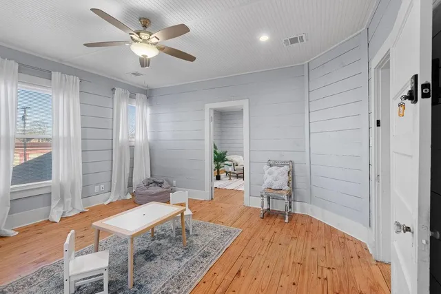 $2,000 | 915 North Center Street, Bonham, TX 75418