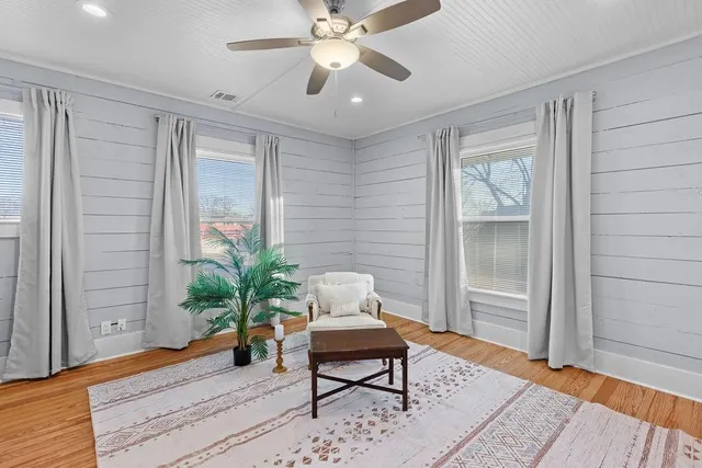 $2,000 | 915 North Center Street, Bonham, TX 75418