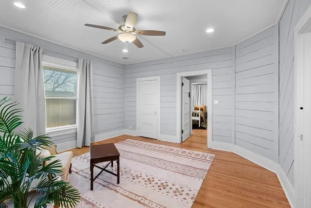 $2,000 | 915 North Center Street, Bonham, TX 75418