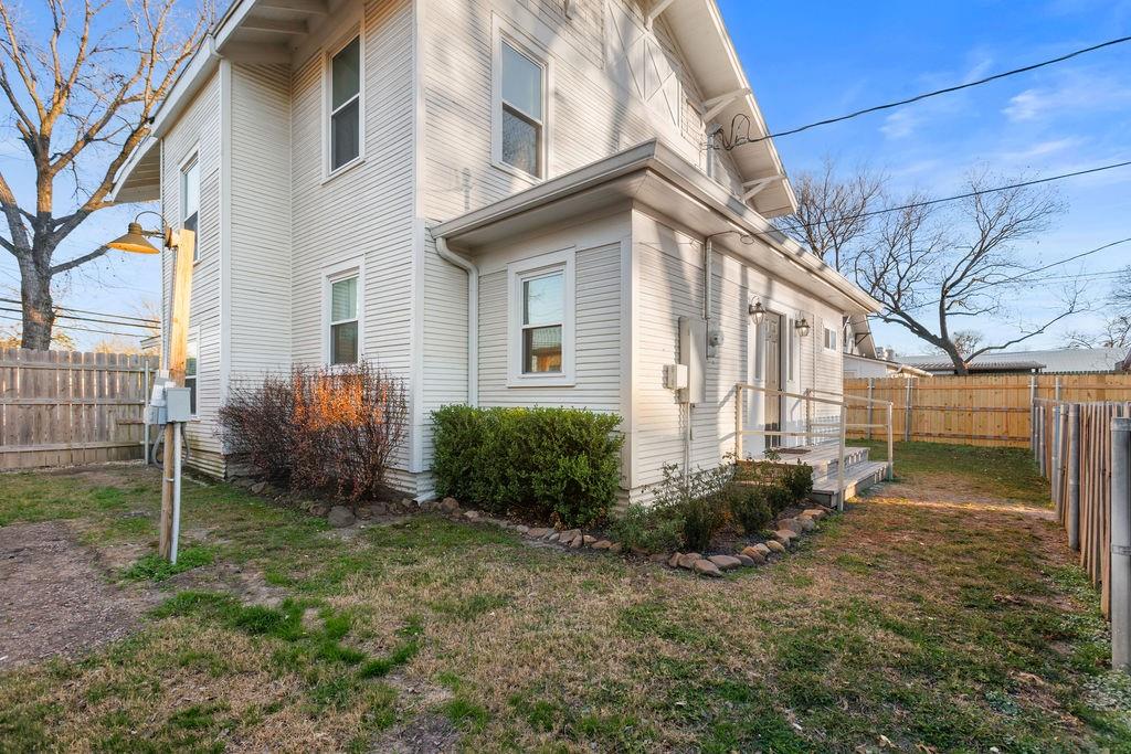 915 North Center Street Bonham, TX 75418 - Photo 26 of 30