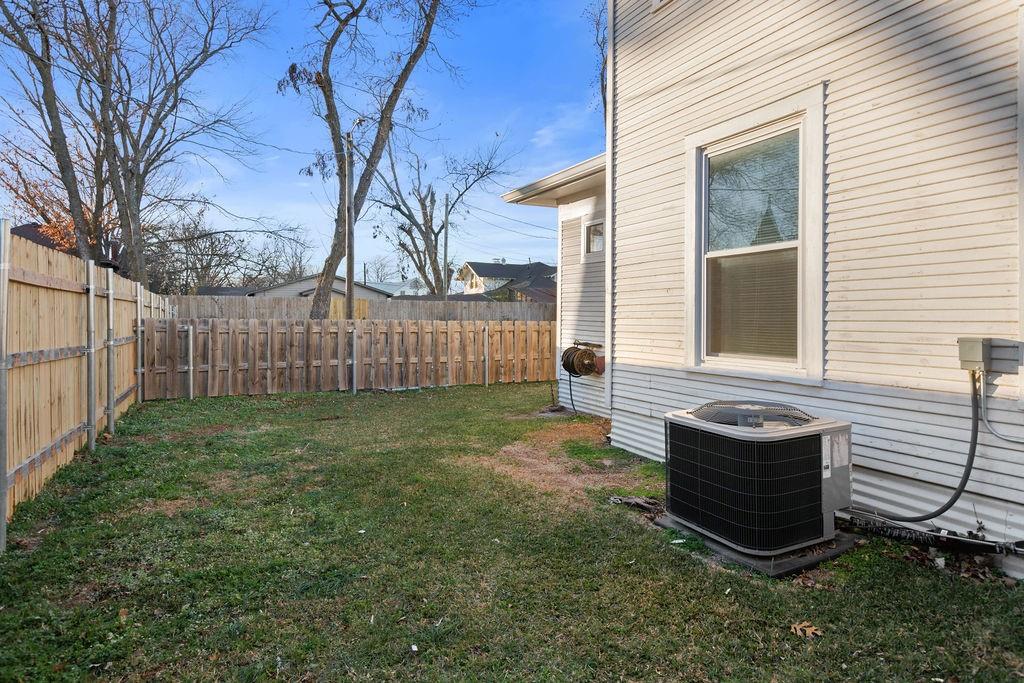 915 North Center Street Bonham, TX 75418 - Photo 29 of 30