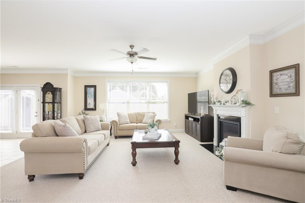 2689 Lamplight Circle High Point, NC 27265 - Photo 10 of 37