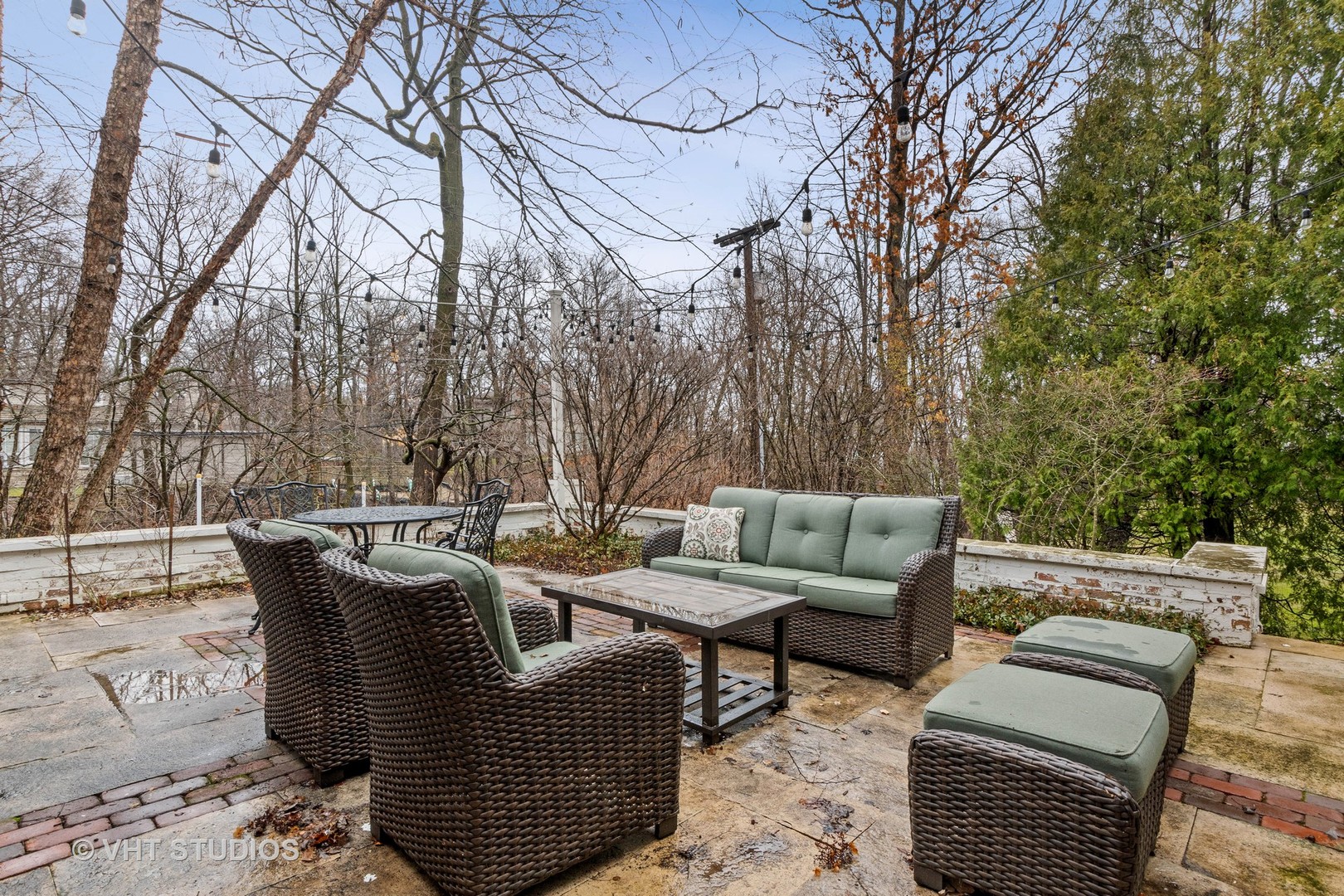 1081 Sheridan Road Highland Park, IL 60035 - Photo 6 of 28 a view of backyard with seating space and trees