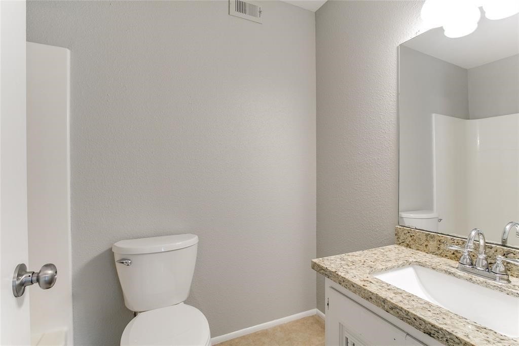 1607 Alabama Street, Unit 5 Pasadena, TX 77503 - Photo 9 of 16 Full BAth