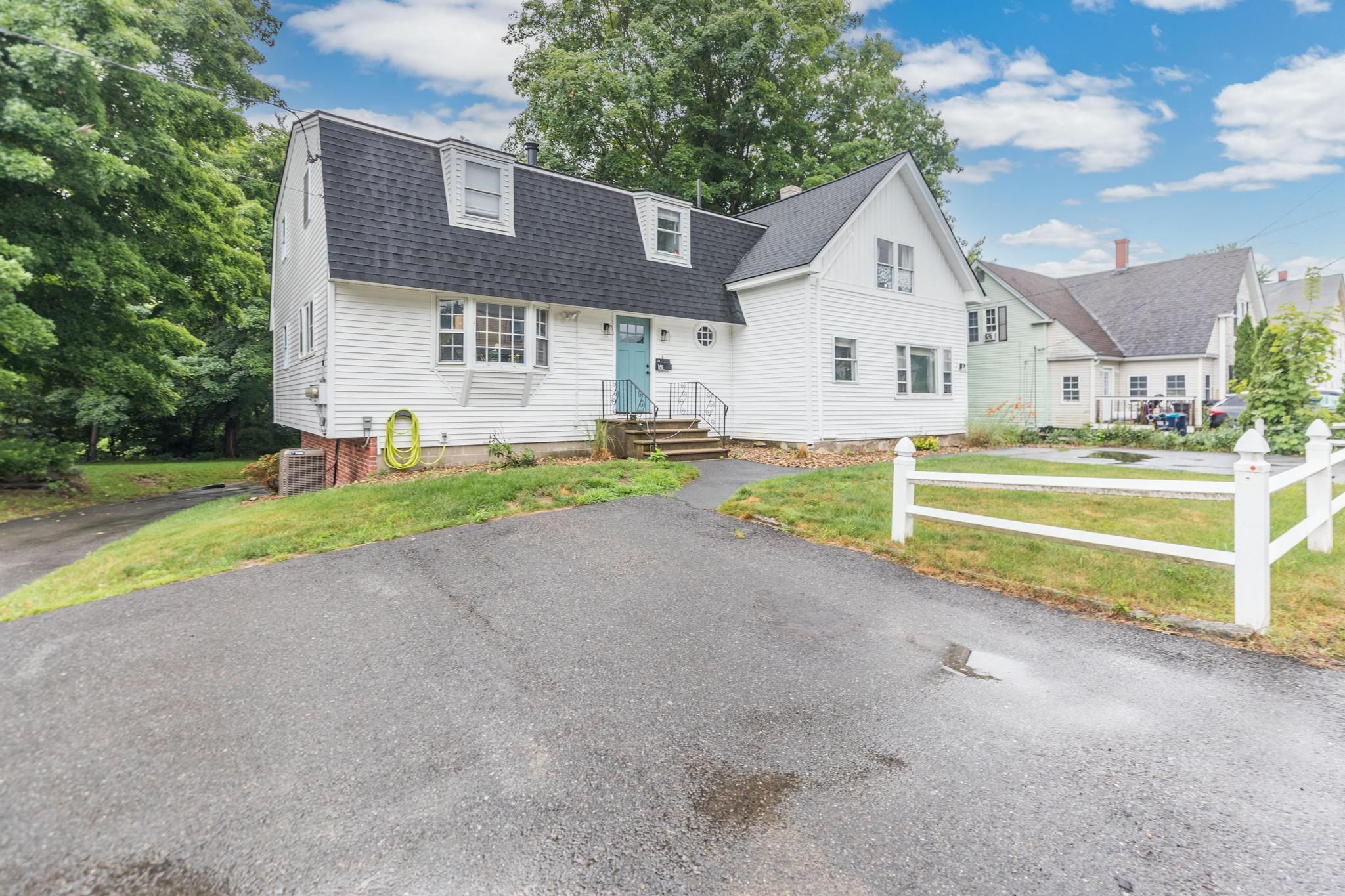 18 Brook Street Derry, NH 03038 - Photo 2 of 42