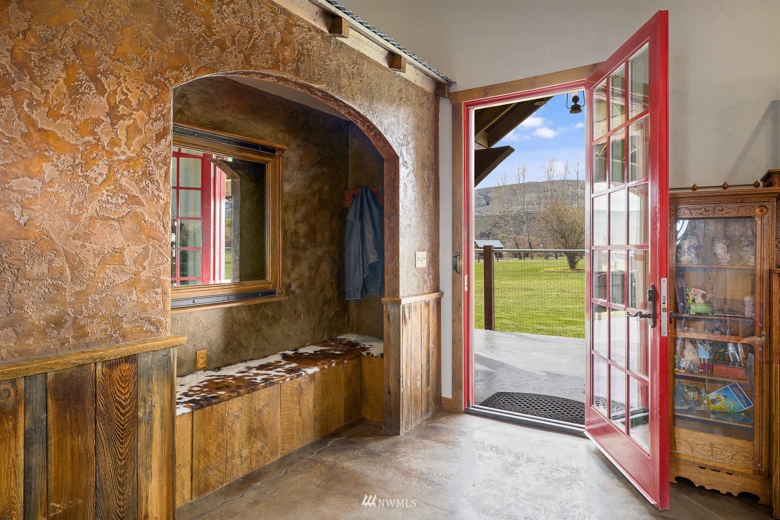 6322 Cove Road Ellensburg, WA 98926 - Photo 4 of 39 Gallery Image 4