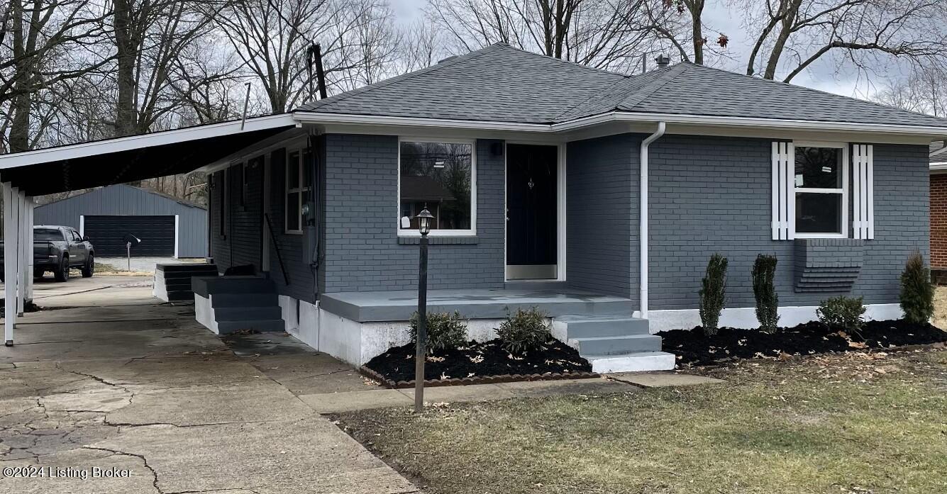 5016 Maryman Road Louisville, KY 40258 - Photo 1 of 38 Front of home