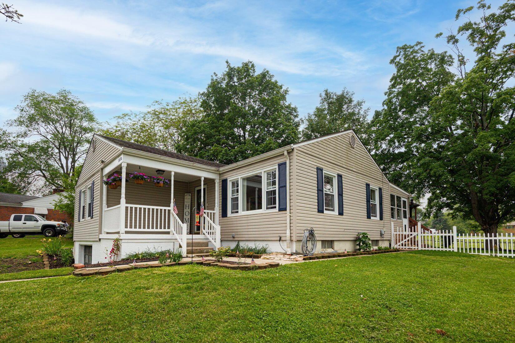 1575 Ridgeway Drive Springfield, OH 45506 - Photo 3 of 61 4-web-or-mls-Aric Gibson - 1575 Ridgeway
