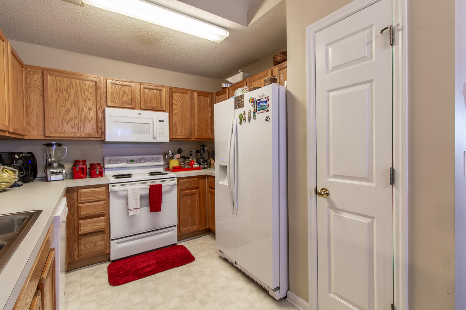160 2 Pond Loop Ladson, SC 29456 - Photo 7 of 21 160 Two Pond Loop Kitchen
