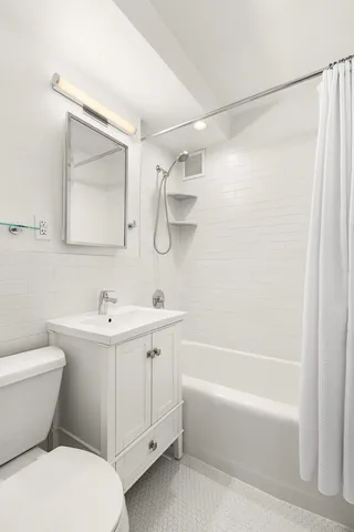 $465,000 | 110 East 36th Street, Unit 9F | Murray Hill