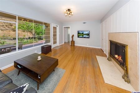 107 East Kenneth Road Glendale, CA 91207 - Photo 9 of 10