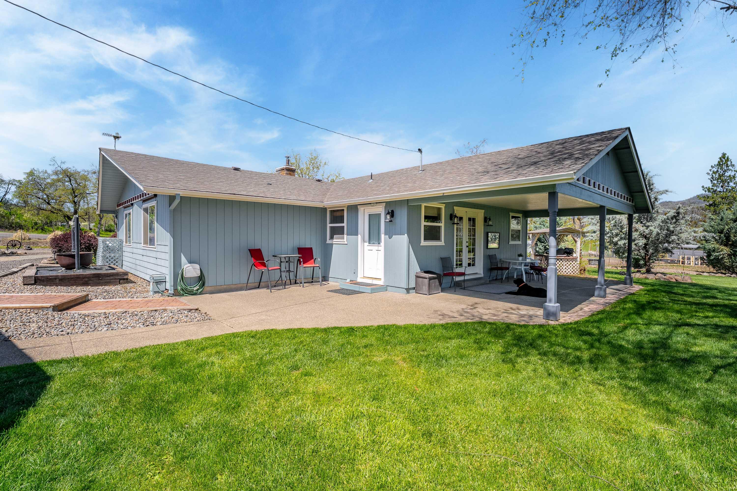4234 Reese Creek Road Eagle Point, OR 97524 - Photo 18 of 36 Back Patio