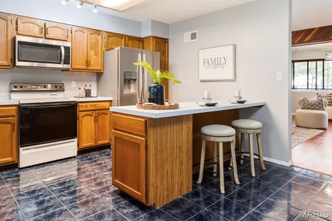 $259,900 | 1357 Hampton Road, Unit C, St. Charles, MO 63303