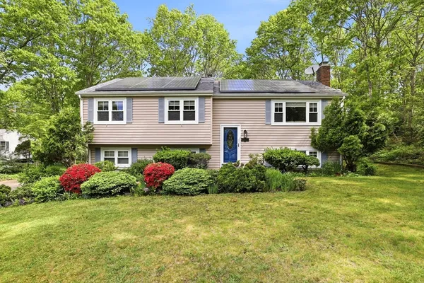 $695,000 | 17 Briggs Avenue, Bourne, MA 02532