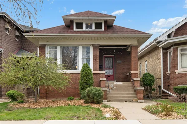 $515,000 | 4721 West Wrightwood Avenue, Chicago, IL 60639