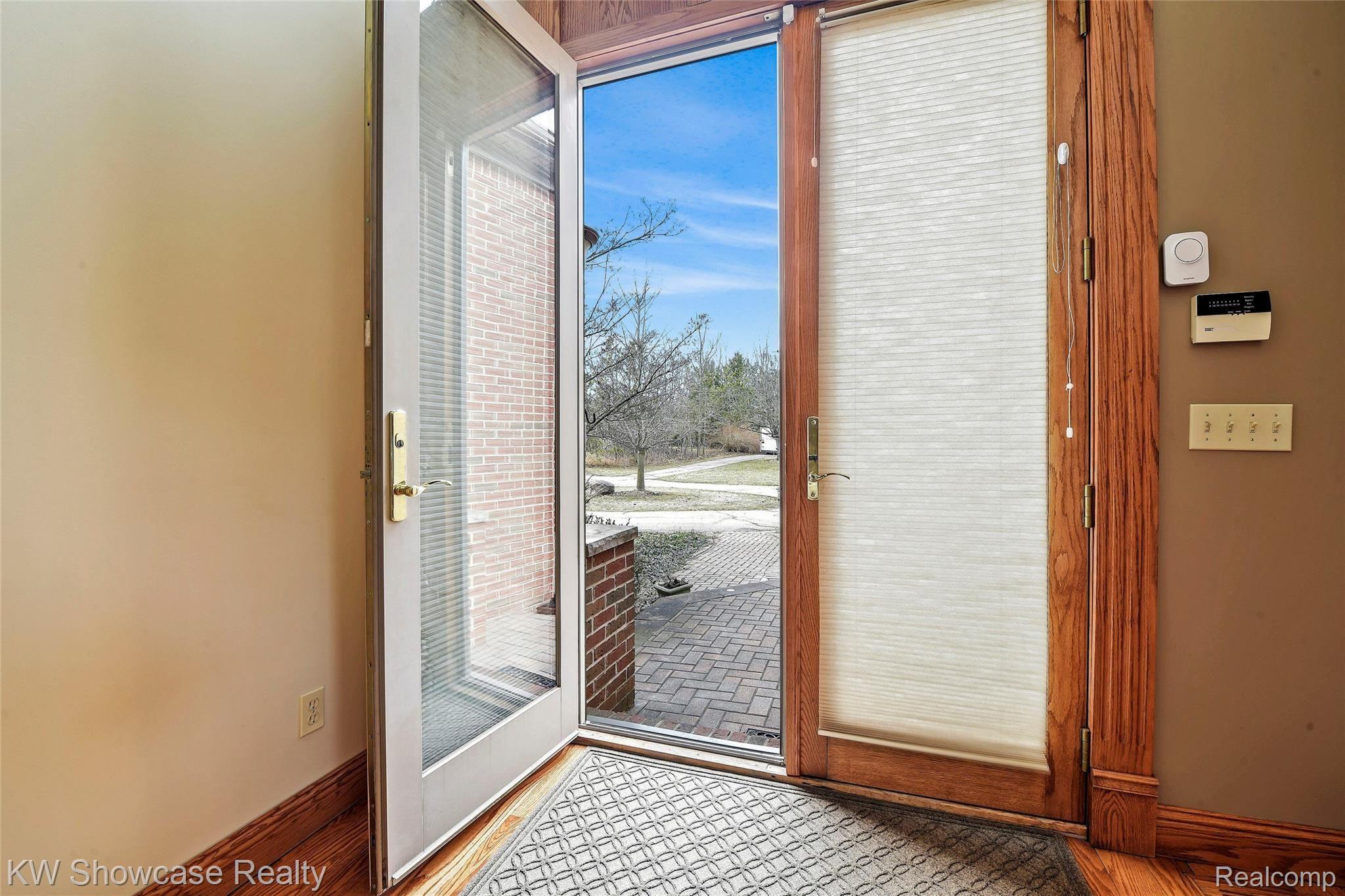 2828 Porter Road White Lake, MI 48383 - Photo 14 of 75 DSC_5373.jpg