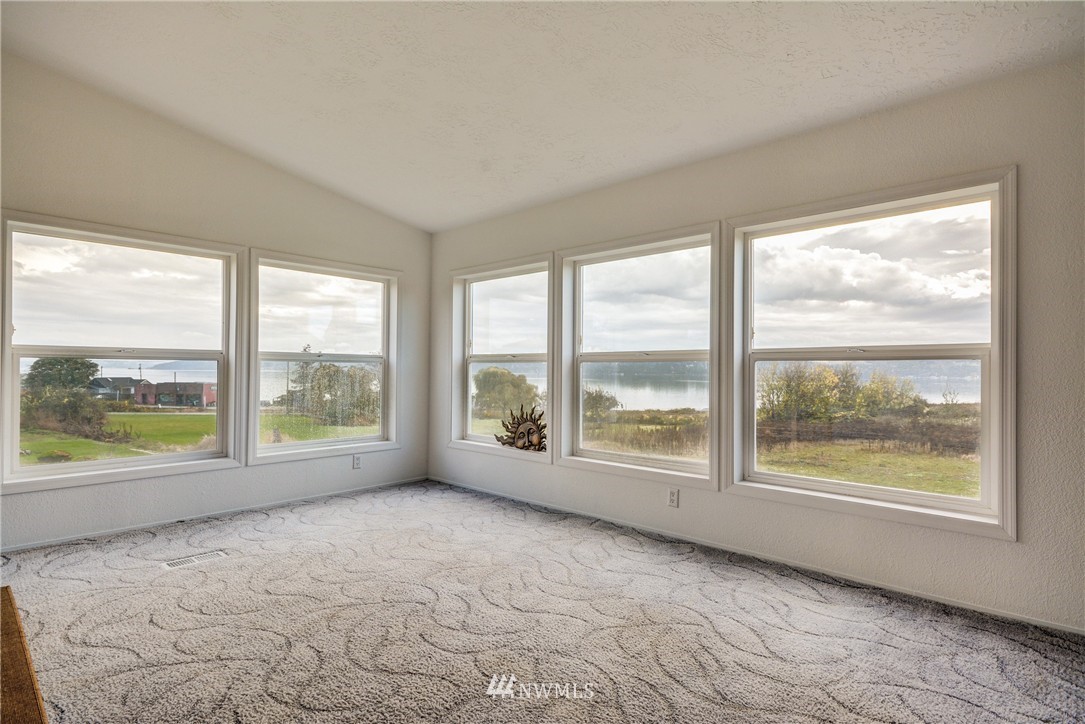2015 Armstrong Road Coupeville, WA 98239 - Photo 12 of 21 Gallery Image 12