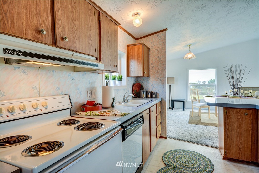 2015 Armstrong Road Coupeville, WA 98239 - Photo 4 of 21 Gallery Image 4