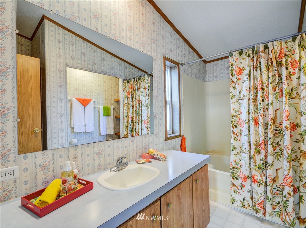 2015 Armstrong Road Coupeville, WA 98239 - Photo 5 of 21 Gallery Image 5