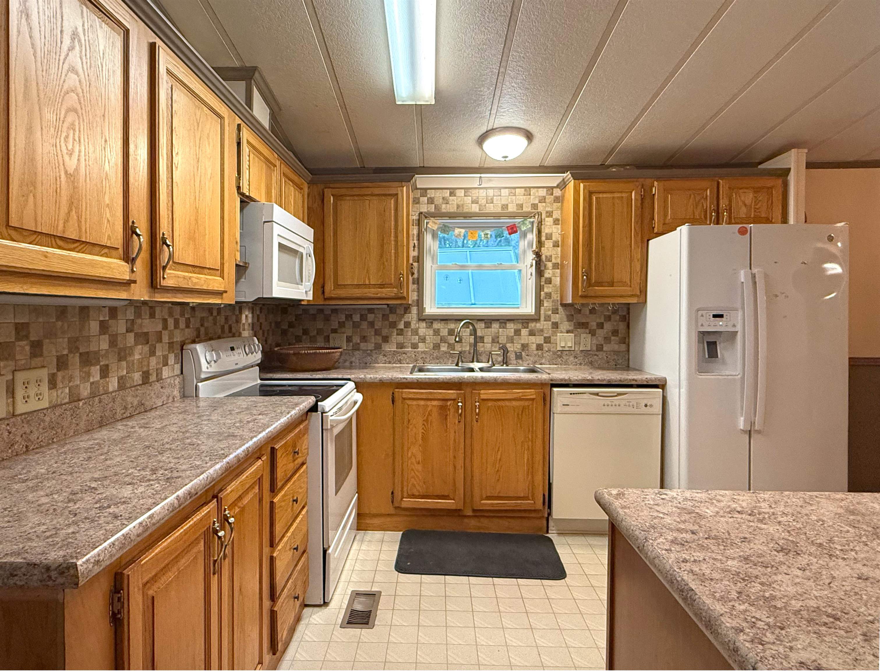 2475 Town Line Road Bridport, VT 05734 - Photo 5 of 27