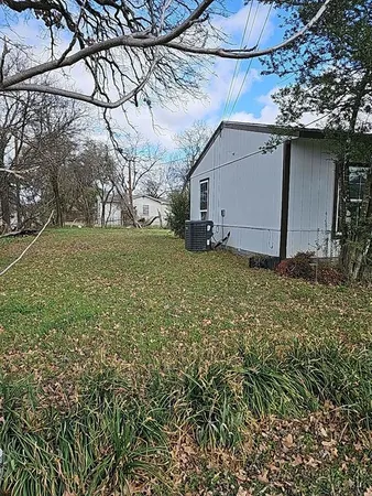 $1,325 | 601 Royal Street, Cleburne, TX 76031
