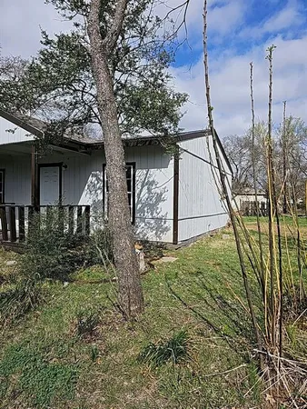 $1,325 | 601 Royal Street, Cleburne, TX 76031