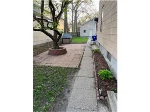 $250,000 | 587 Bay Street, St. Paul, MN 55102