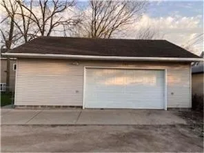 $250,000 | 587 Bay Street, St. Paul, MN 55102